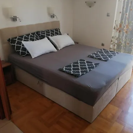 Apartmani Slavica Jezera Exterior photo