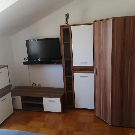 Apartmani Slavica Jezera Exterior photo