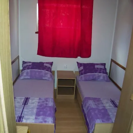 Apartmani Slavica Jezera Exterior photo